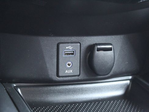 Used 2017 Nissan Rogue SV AWD/4WD image 33