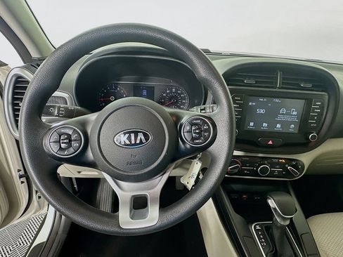 Used 2020 Kia Soul LX image 11