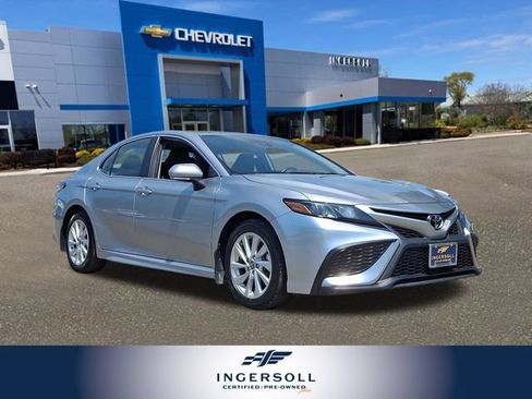 Used 2024 Toyota Camry SE FWD image 1