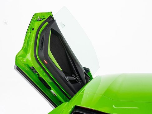 Used 2024 Lamborghini Revuelto AWD/4WD image 11