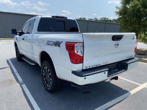 Used 2017 Nissan Titan PRO-4X AWD/4WD image 5