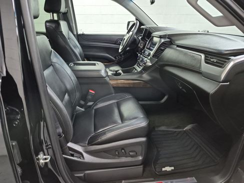 Used 2017 Chevrolet Suburban LT w/ Z71 Midnight Edition AWD/4WD image 32