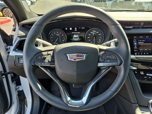 Used 2023 Cadillac XT6 Sport w/ Technology Package AWD/4WD image 17