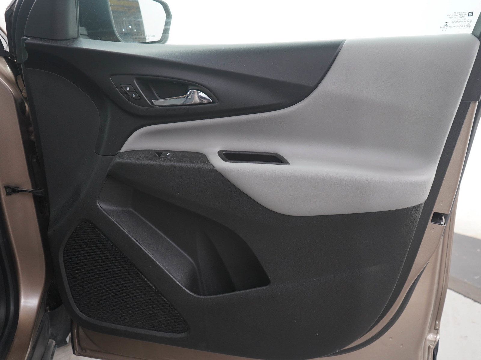 Used 2018 Chevrolet Equinox LS FWD image 11