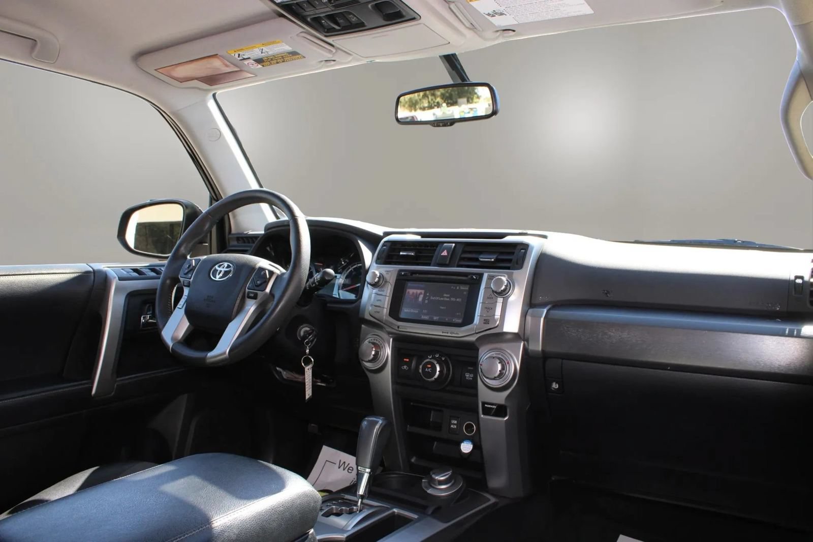 Used 2018 Toyota 4Runner SR5 Premium AWD/4WD image 31