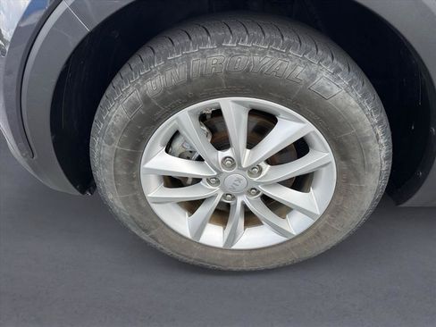 Used 2017 Kia Sorento AWD w/ LX Convenience Package image 9