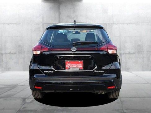 Used 2022 Nissan Kicks S FWD image 6
