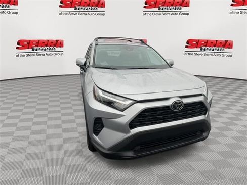 Used 2025 Toyota RAV4 XLE image 4