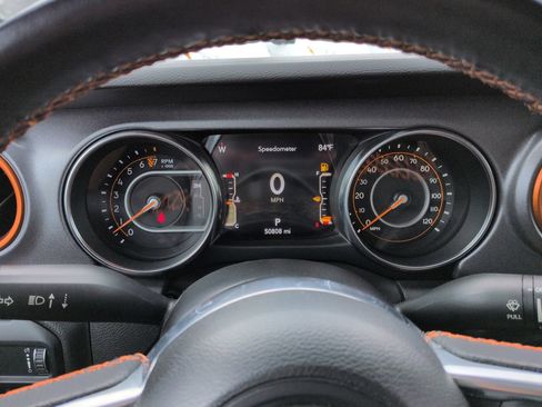 Used 2023 Jeep Gladiator Mojave AWD/4WD image 26