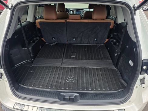 Used 2017 Toyota Highlander Limited w/ Protection Package #3 FWD image 15