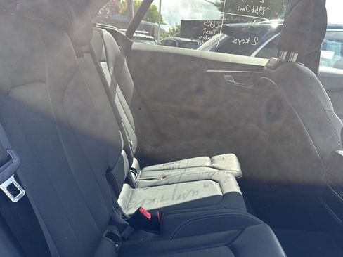 Used 2019 Audi Q8 Premium Plus w/ Premium Plus image 14