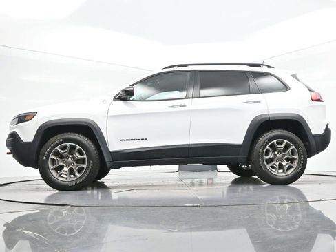 Used 2022 Jeep Cherokee Trailhawk w/ Premium Leather Package AWD/4WD image 50
