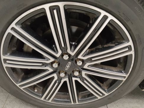 Used 2018 Lincoln Continental Reserve w/ Rear-seat Package FWD image 31