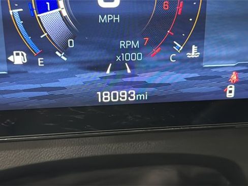 Used 2025 Chevrolet Traverse LT image 27