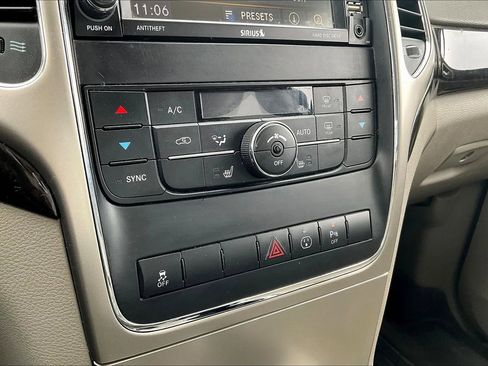 Used 2013 Jeep Grand Cherokee Laredo AWD/4WD image 20