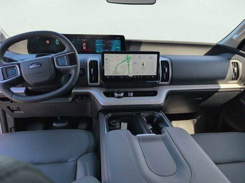 New 2026 Ford Expedition Active RWD image 5