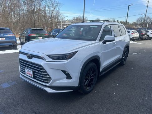 New 2026 Toyota Grand Highlander AWD Hybrid image 2