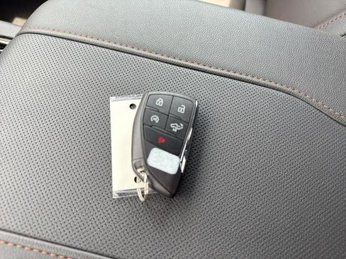 Used 2023 GMC Sierra 1500 AT4 w/ AT4 Preferred Package image 25