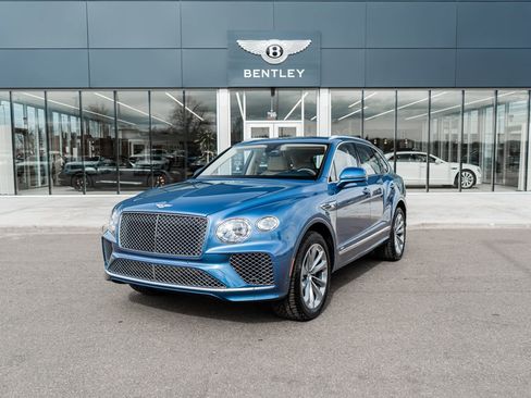 Used 2022 Bentley Bentayga image 1