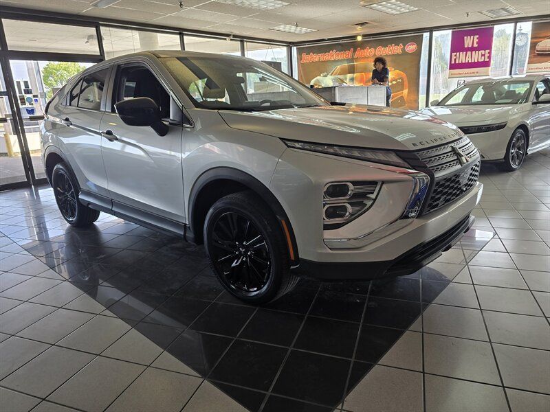 Used 2024 Mitsubishi Eclipse Cross LE AWD/4WD image 3