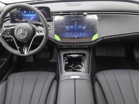 New 2026 Mercedes-Benz E 350 4MATIC Sedan image 22