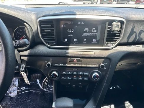 Used 2020 Kia Sportage LX w/ LX Popular Package AWD/4WD image 18