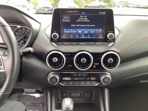 Used 2025 Nissan Sentra SR w/ SR Premium Package image 16