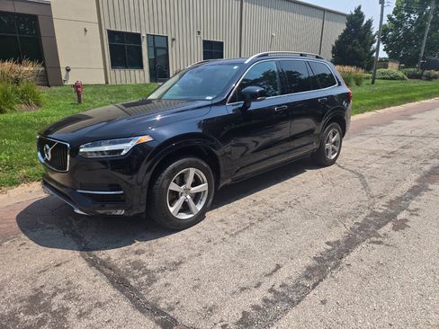 Used 2018 Volvo XC90 T5 Momentum AWD/4WD image 2