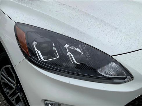 Used 2022 Ford Escape SEL image 25