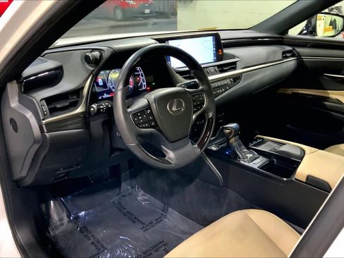 Used 2019 Lexus ES 350 w/ Premium Package image 18