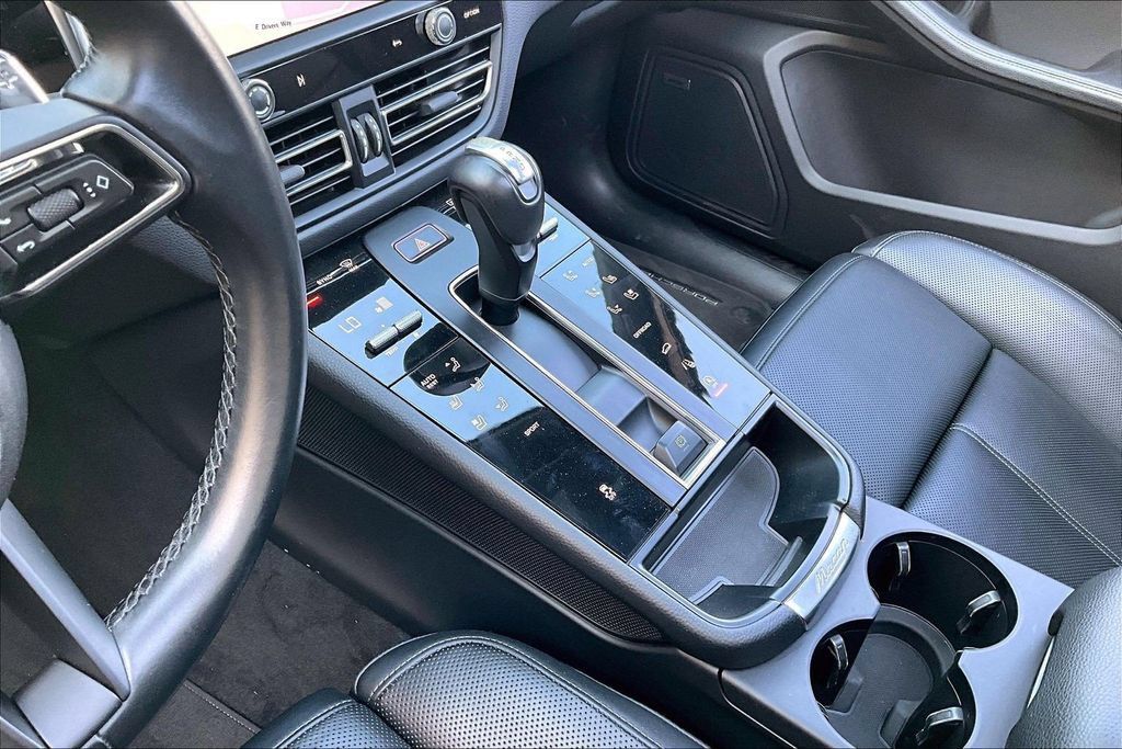Used 2024 Porsche Macan AWD/4WD image 15
