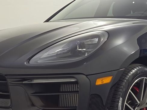 Certified 2022 Porsche Macan S AWD/4WD image 12