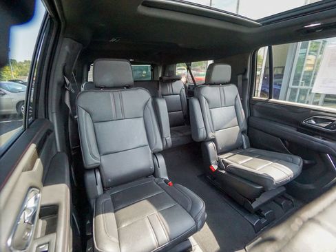 Used 2023 Chevrolet Suburban RST w/ Luxury Package image 34