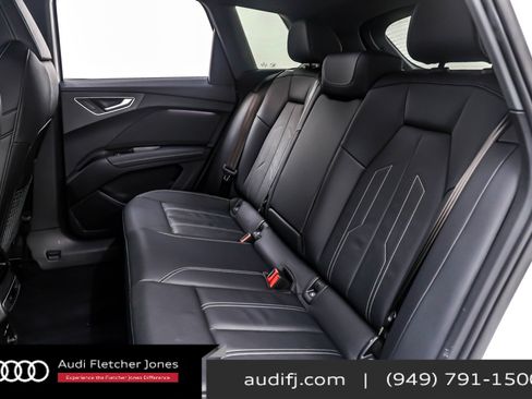Used 2022 Audi Q4 e-tron Premium Plus w/ Premium Plus image 8