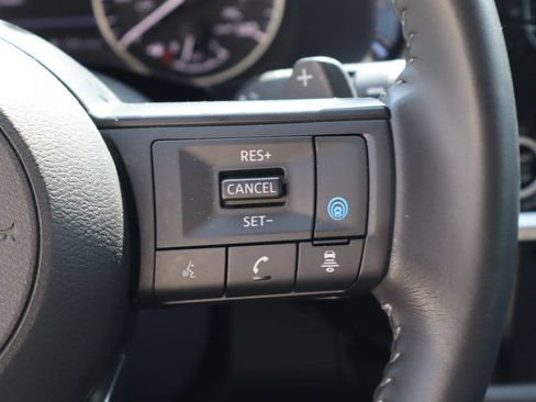 Used 2024 Nissan Pathfinder SV FWD image 14