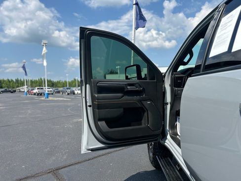 Used 2024 GMC Sierra 2500 AT4 w/ AT4 Premium Plus Package AWD/4WD image 19
