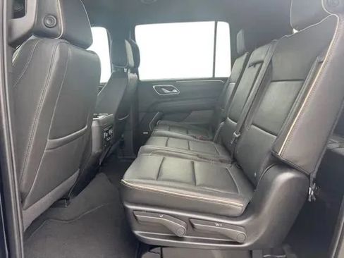 Used 2024 Chevrolet Suburban Premier AWD/4WD image 17