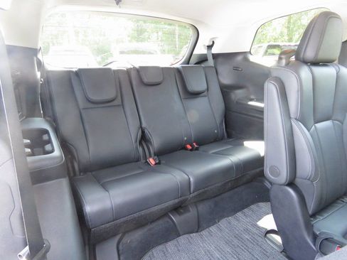 Used 2022 Subaru Ascent Limited image 18