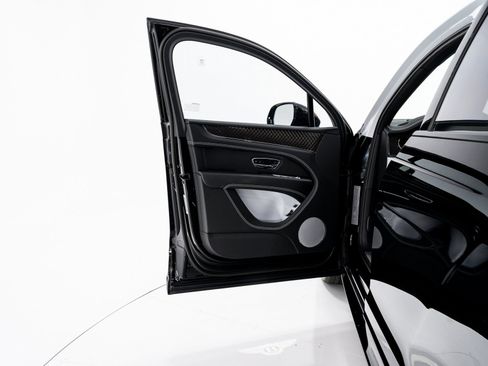 New 2025 Bentley Bentayga image 10