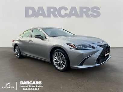 Used 2019 Lexus ES 300h w/ Accessory Package 2