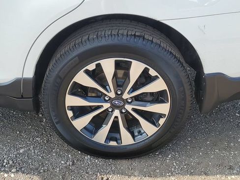 Used 2016 Subaru Outback 2.5i Limited AWD/4WD image 5