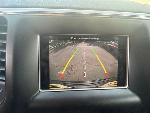 Used 2019 Jeep Grand Cherokee Laredo AWD/4WD image 11