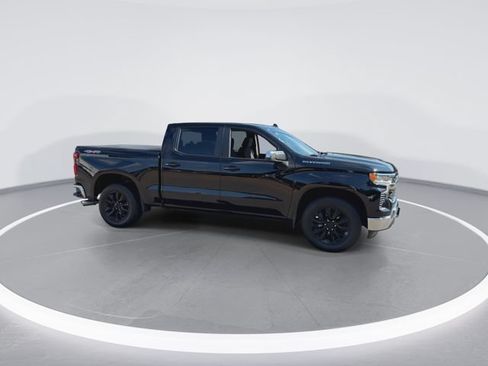 Used 2024 Chevrolet Silverado 1500 LT AWD/4WD image 2