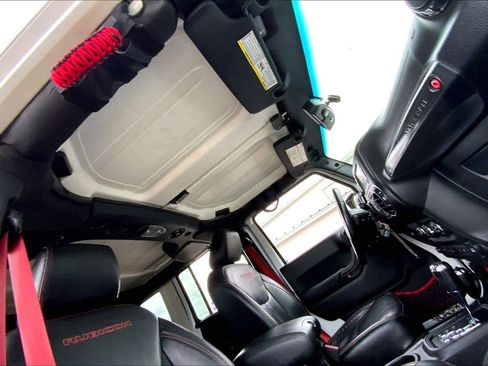 Used 2017 Jeep Wrangler Unlimited Rubicon image 12