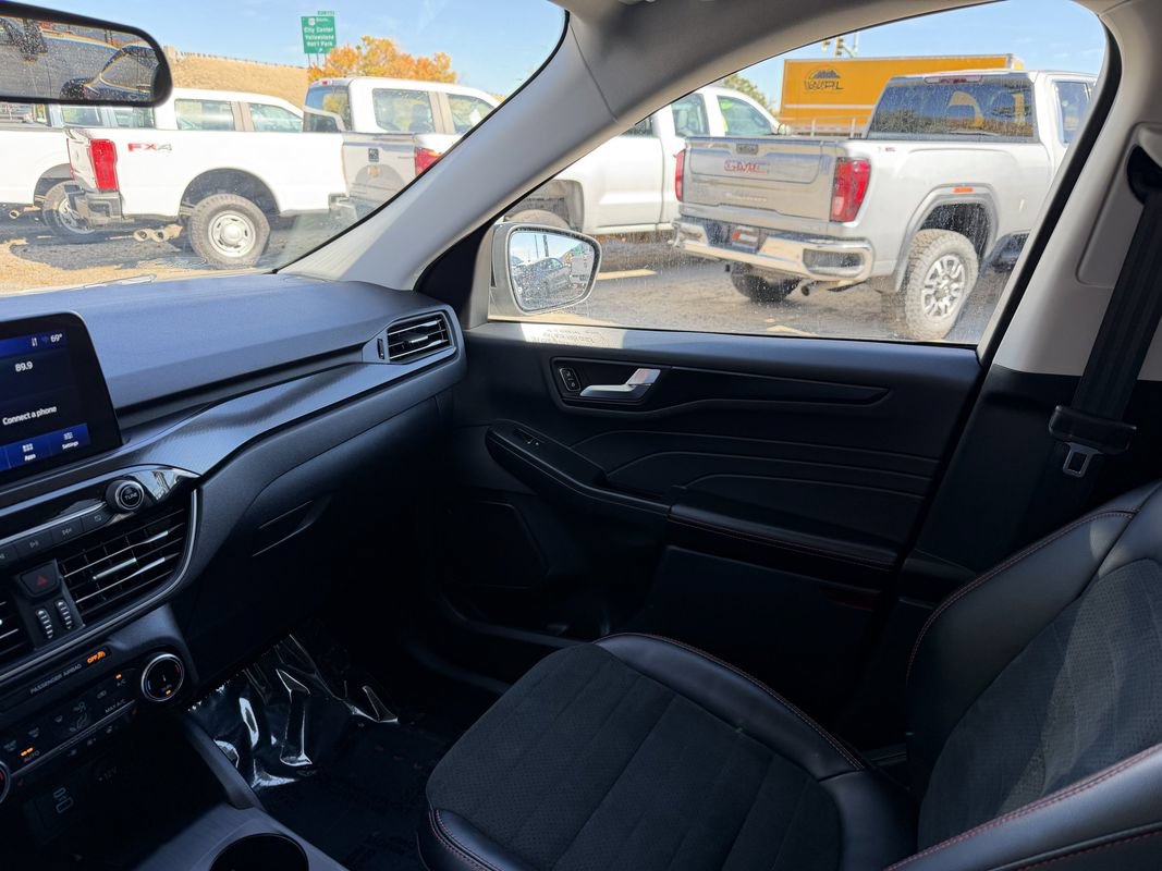 Used 2022 Ford Escape SEL w/ Technology Package AWD/4WD image 18