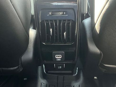 Used 2023 Jeep Compass Latitude AWD/4WD image 18