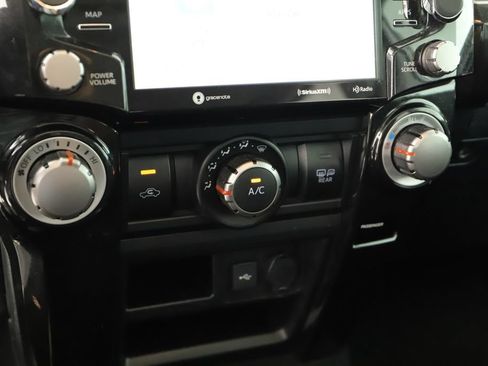 Used 2021 Toyota 4Runner TRD Off-Road Premium w/ Moonroof Package AWD/4WD image 27