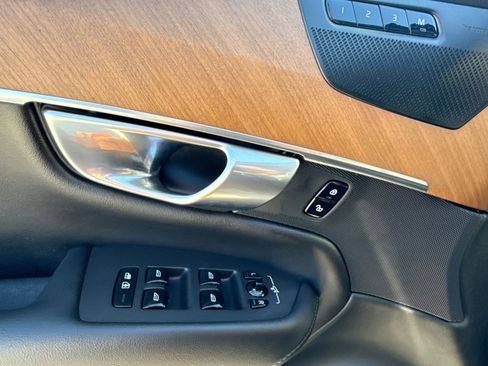 Certified 2023 Volvo XC90 B6 Plus w/ Protection Package AWD/4WD image 15