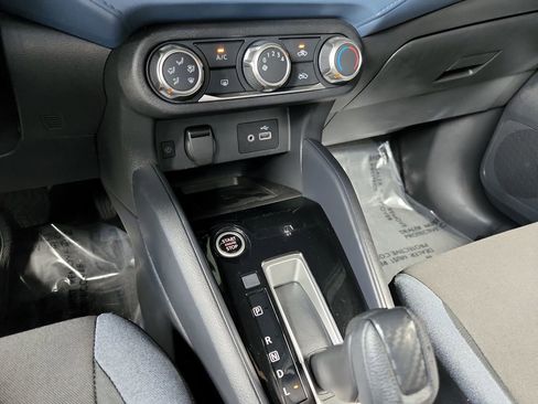 Used 2025 Nissan Versa SV FWD image 25