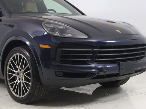 Used 2022 Porsche Cayenne Platinum Edition w/ Premium Package Plus image 25